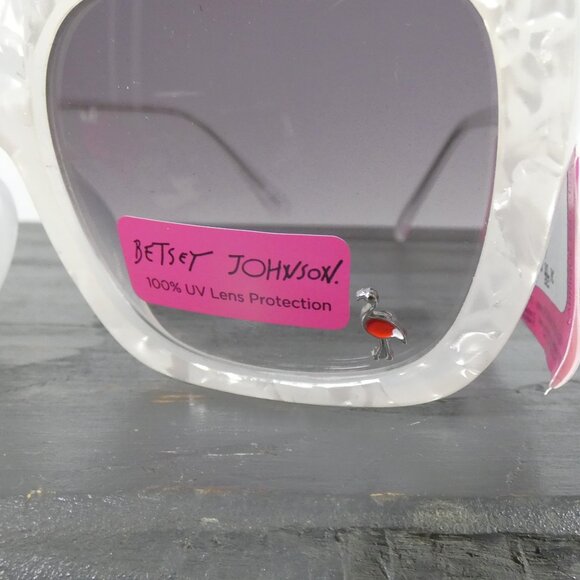 HOST PICK! NWT Betsey Johnson FUN FABULOUS in The Details Square Sunglasses - Picture 2 of 10